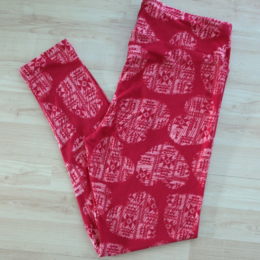 LulaRoe TC Tall & Curvy Red Aztec Hearts